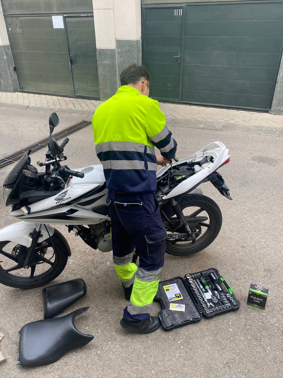 Moto en ruta - Instabaterías® Madrid